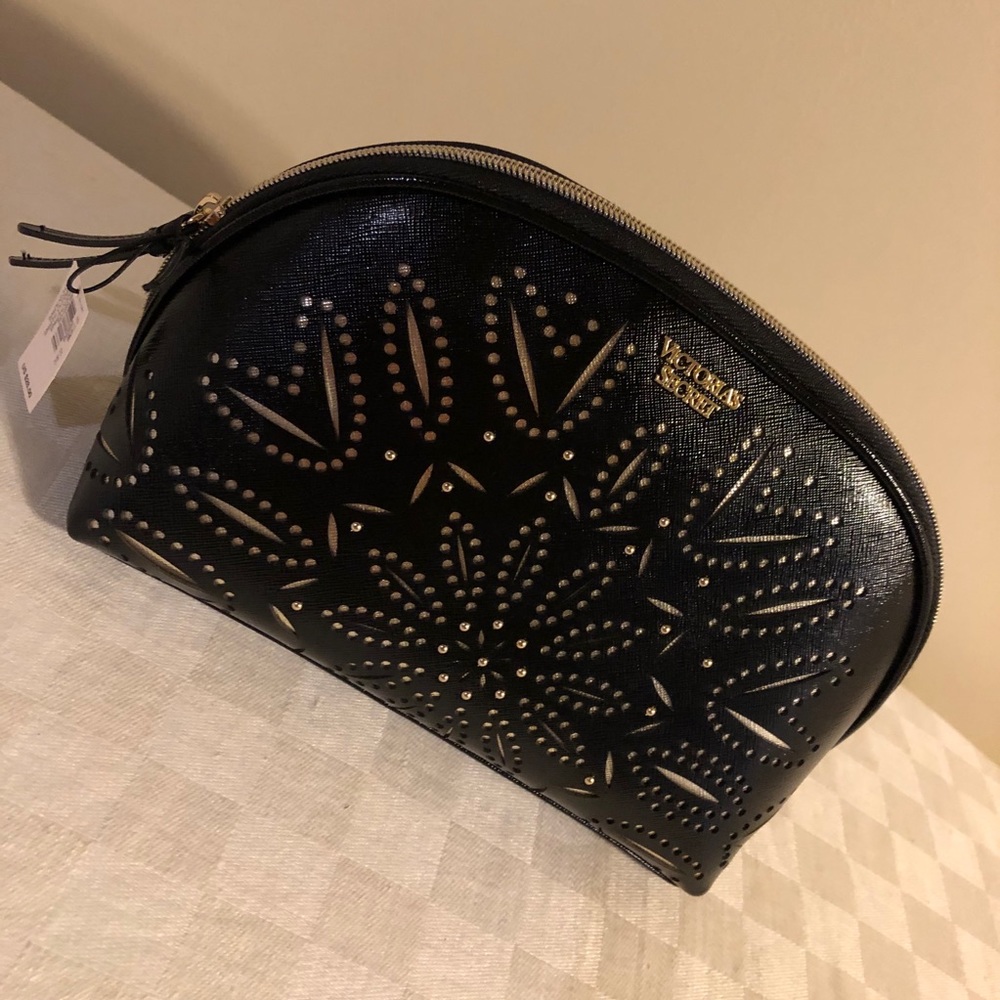 VICTORIA’S SECRET Petal Flower makeUp Case